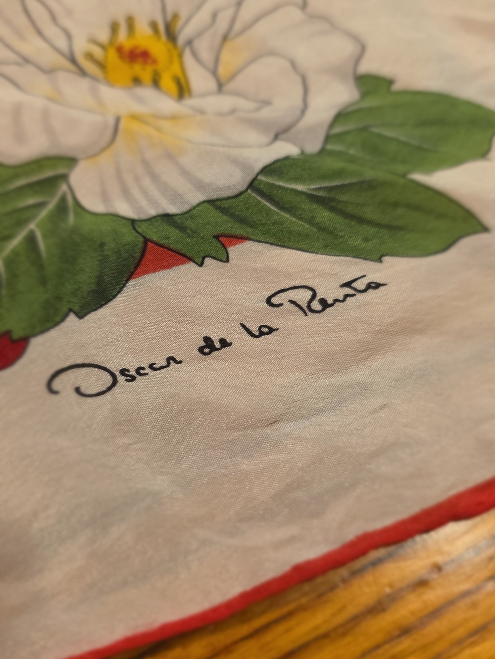 Vintage Oscar de la Renta 100% Silk Floral Scarf 30 x 30 - Picture 9 of 9